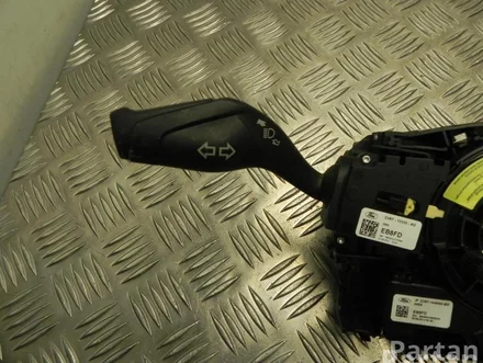 Ford DV6T-13N064-FB, DV6T-3F944-AA / DV6T13N064FB, DV6T3F944AA FOCUS III 2014 Dźwignia kolumny kierowniczej (przycisk wielofunkcyjny)