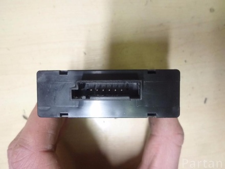 VW 1Q0 951 177 A / 1Q0951177A EOS (1F7, 1F8) 2007 Control unit for automatic distanz system and radarsensor