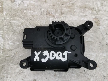 Volkswagen 3293918M GOLF VII (5G1, BQ1, BE1, BE2) 2018 Adjustment motor for regulating flap