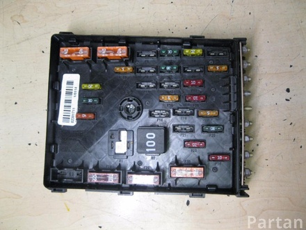 VW 3C0 937 125 / 3C0937125 PASSAT (3C2) 2006 Fuse Box