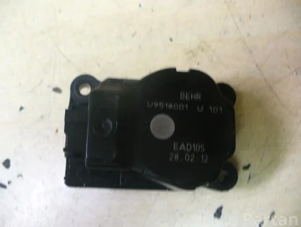 Opel U9518001 ZAFIRA TOURER C (P12) 2012 Adjustment motor for regulating flap