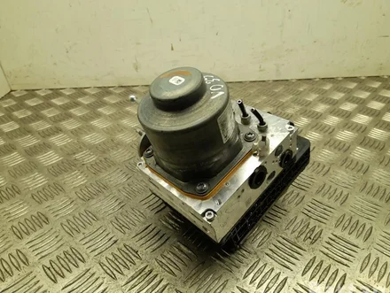 BMW 5A8B0F5 IX 1 2023 Valdymo blokas ABS hidraulika