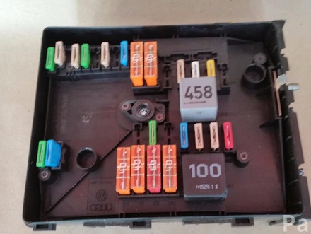 AUDI 1K0 937 125 / 1K0937125 A3 (8P1) 2005 Fuse Box