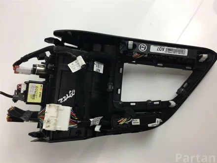 Kia 84651-2T040 / 846512T040 OPTIMA 2013 Consola central