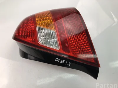 Hyundai ELANTRA (XD) 2005 Taillight