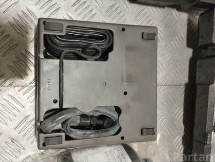 Porsche 7L0012617B, 7P0012112H, 4L0012619A CAYENNE (92A) 2013 Tool box 